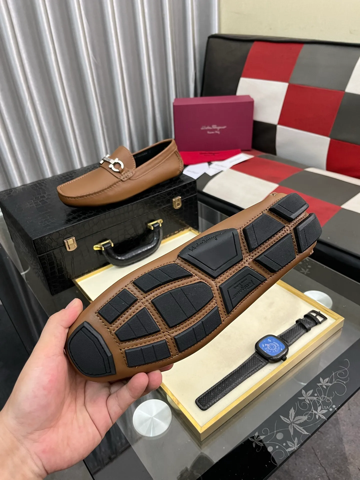 Men's shoes 💰560⌚️⌚️ Ferragamo [Ferragamo] new high-end quality framed shoes. The style is luxurious and elegant, with equal emphasis on practicality and style. We pay special attention to quality and details. The shoe last leather, workmanship and comfort are not inferior! Material: Imported first-layer soft cowhide leather upper ➕Genuine leather lining, code number: 38-446️⃣colors available